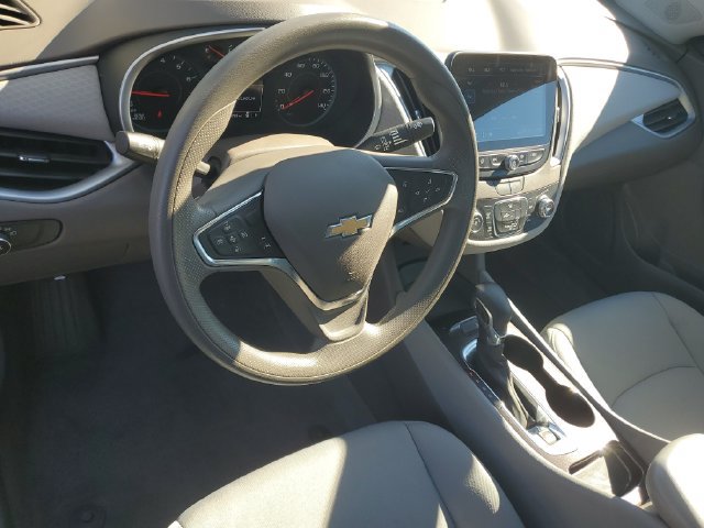 Used 2023 Chevrolet Malibu LS FWD image 17