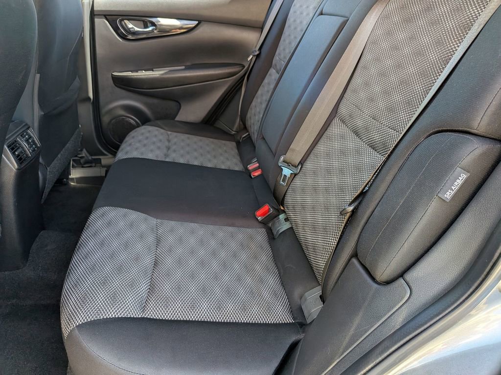 Used 2022 Nissan Rogue Sport SV image 25