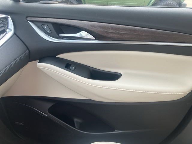 Used 2023 Buick Enclave Avenir w/ Avenir Technology Package image 21