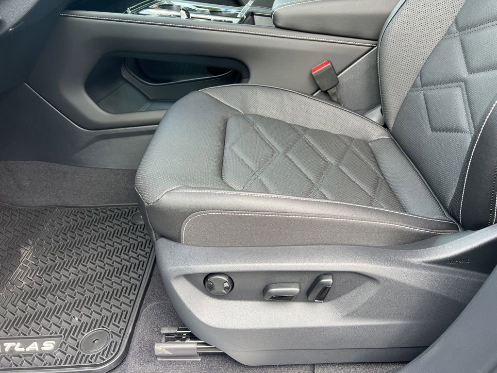 New 2026 Volkswagen Atlas SE image 16