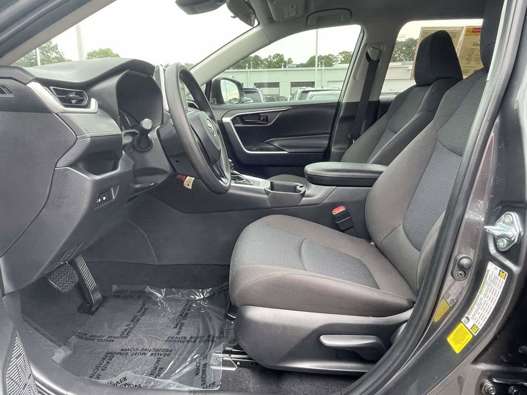 Used 2025 Toyota RAV4 LE FWD image 19