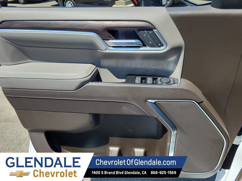 Certified 2025 GMC Sierra 1500 SLT RWD image 36