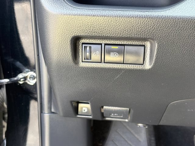 Used 2023 Toyota RAV4 LE AWD/4WD image 23