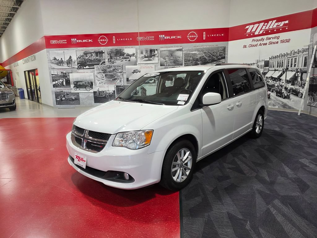 Used 2020 Dodge Grand Caravan SXT w/ Rear Park Assist Package FWD image 8