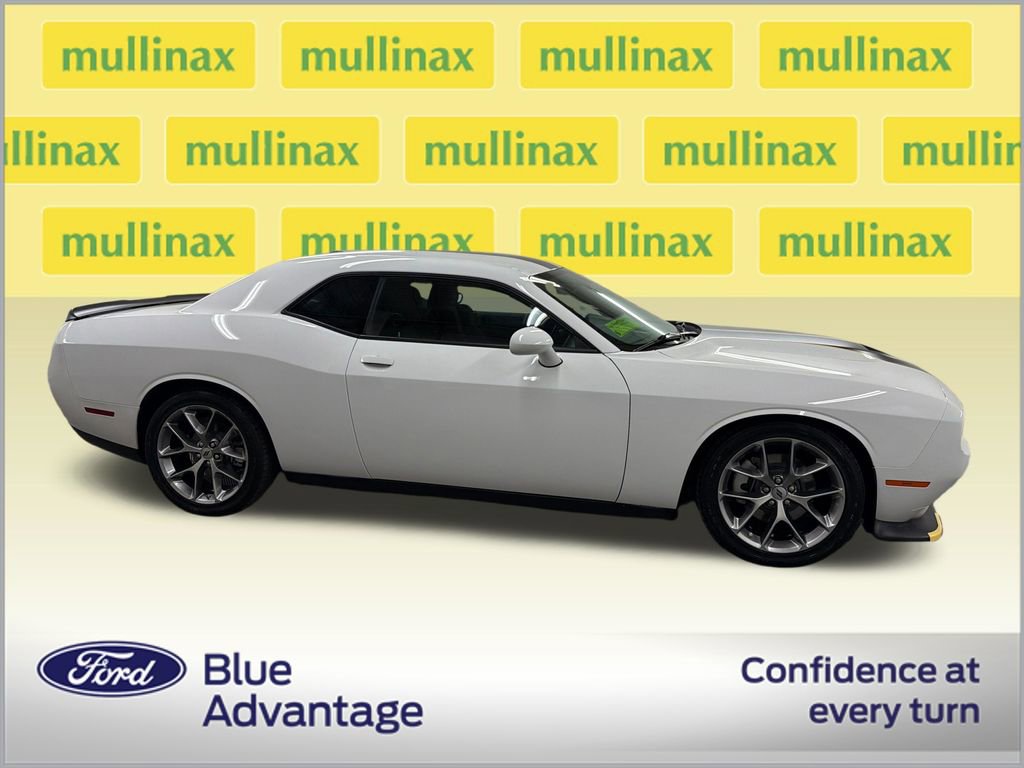 Used 2023 Dodge Challenger GT image 2