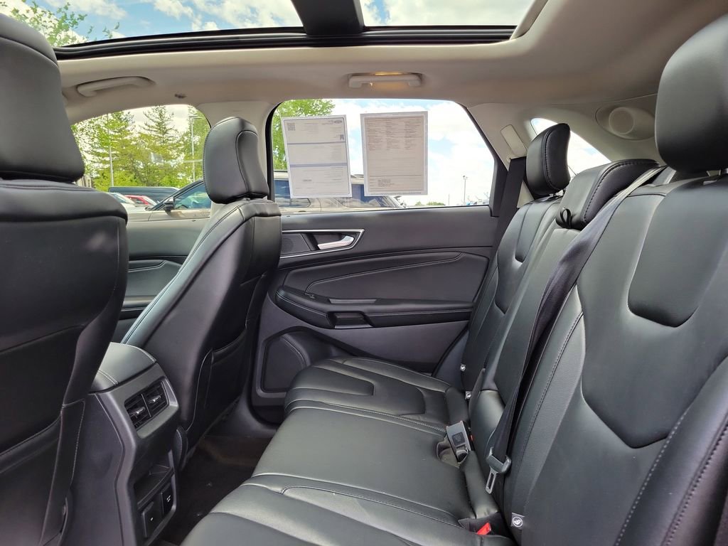 Certified 2020 Ford Edge Titanium AWD/4WD image 13