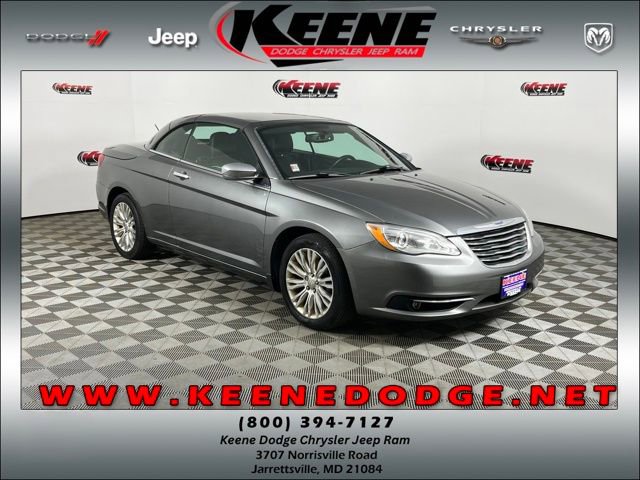 Used 2013 Chrysler 200 Limited image 1