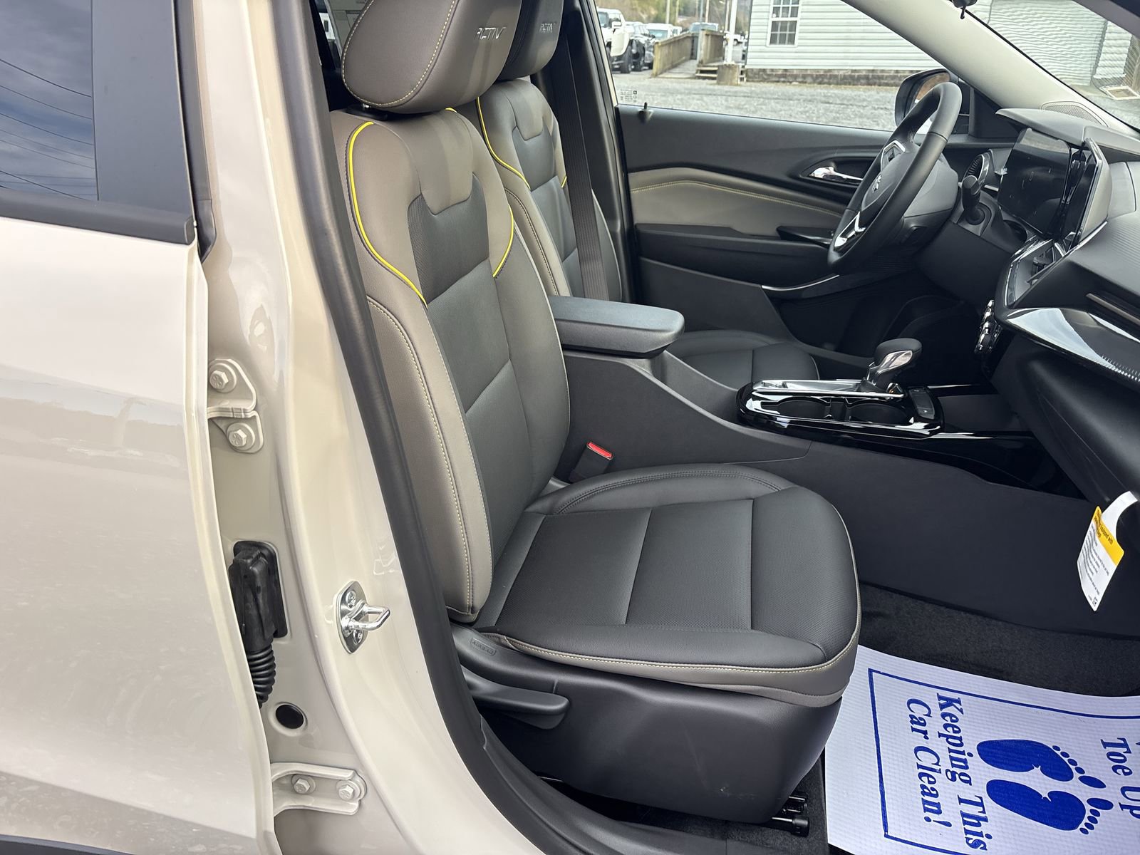 New 2026 Chevrolet Trax ACTIV FWD image 26
