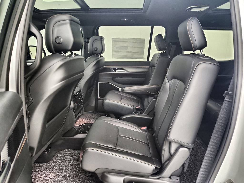 New 2026 Jeep Grand Wagoneer 4WD image 30