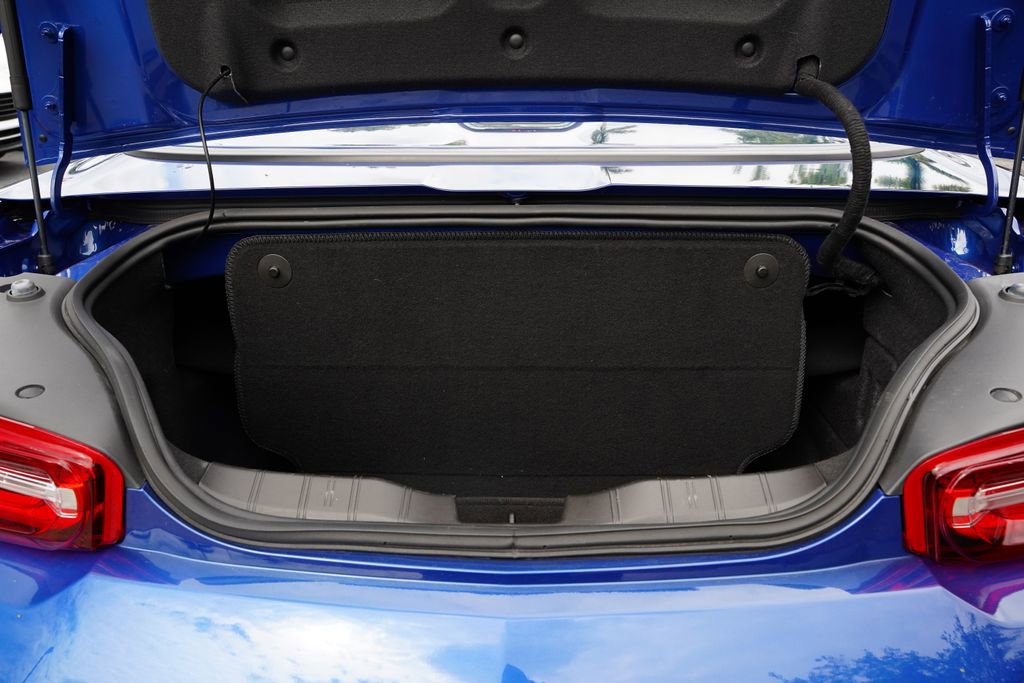 Used 2024 Chevrolet Camaro LT RWD image 17