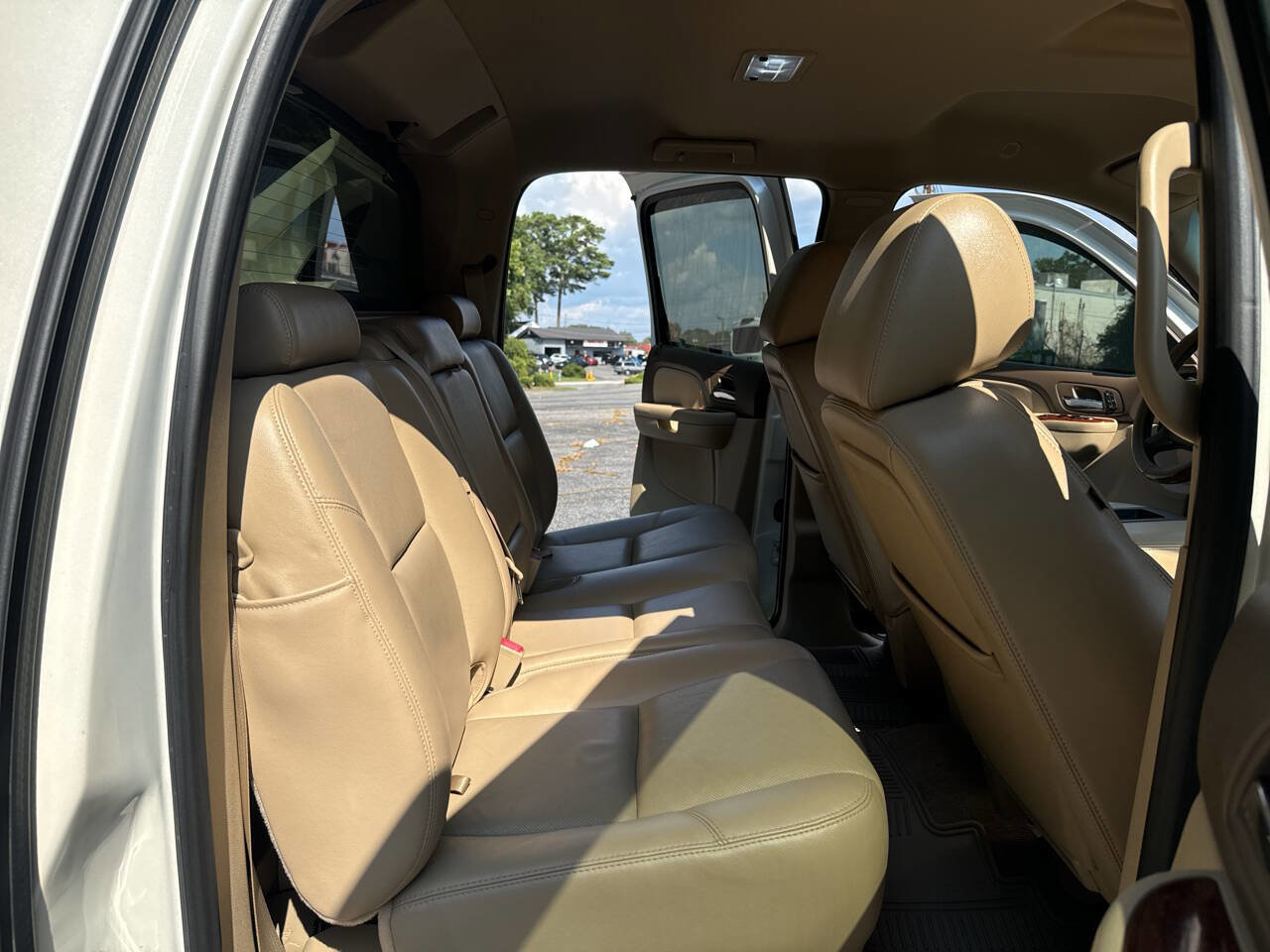 Used 2012 Chevrolet Avalanche LTZ RWD image 26