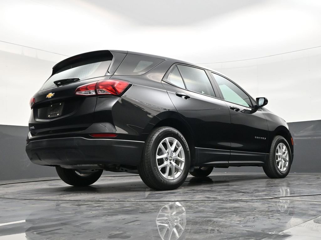 Used 2023 Chevrolet Equinox LS image 24