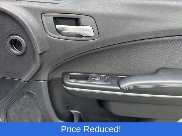 Used 2015 Dodge Charger SE RWD image 23
