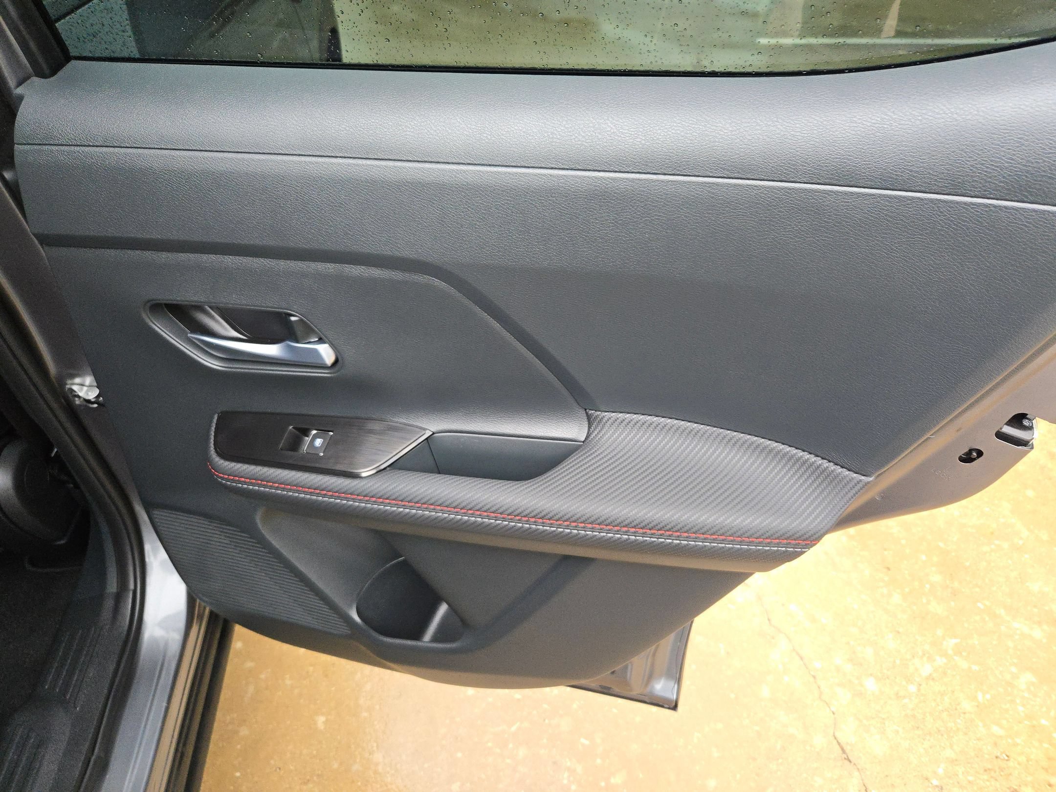 Certified 2025 Nissan Kicks SR FWD image 25