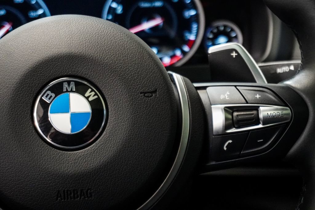 Used 2019 BMW X6 xDrive35i w/ M Sport Package AWD/4WD image 17
