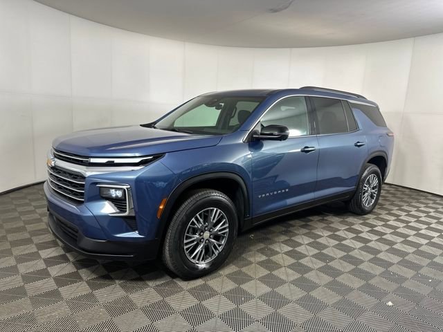 Used 2025 Chevrolet Traverse LT w/ Driver Confidence Package image 7