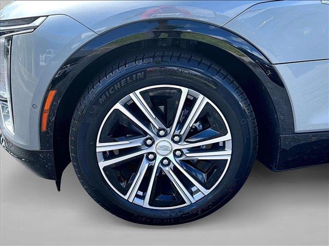 Certified 2025 Cadillac Lyriq Luxury RWD image 10