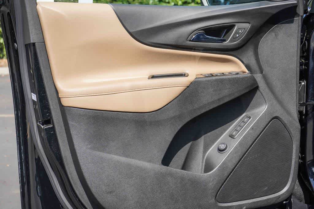 Used 2023 Chevrolet Equinox Premier FWD image 18