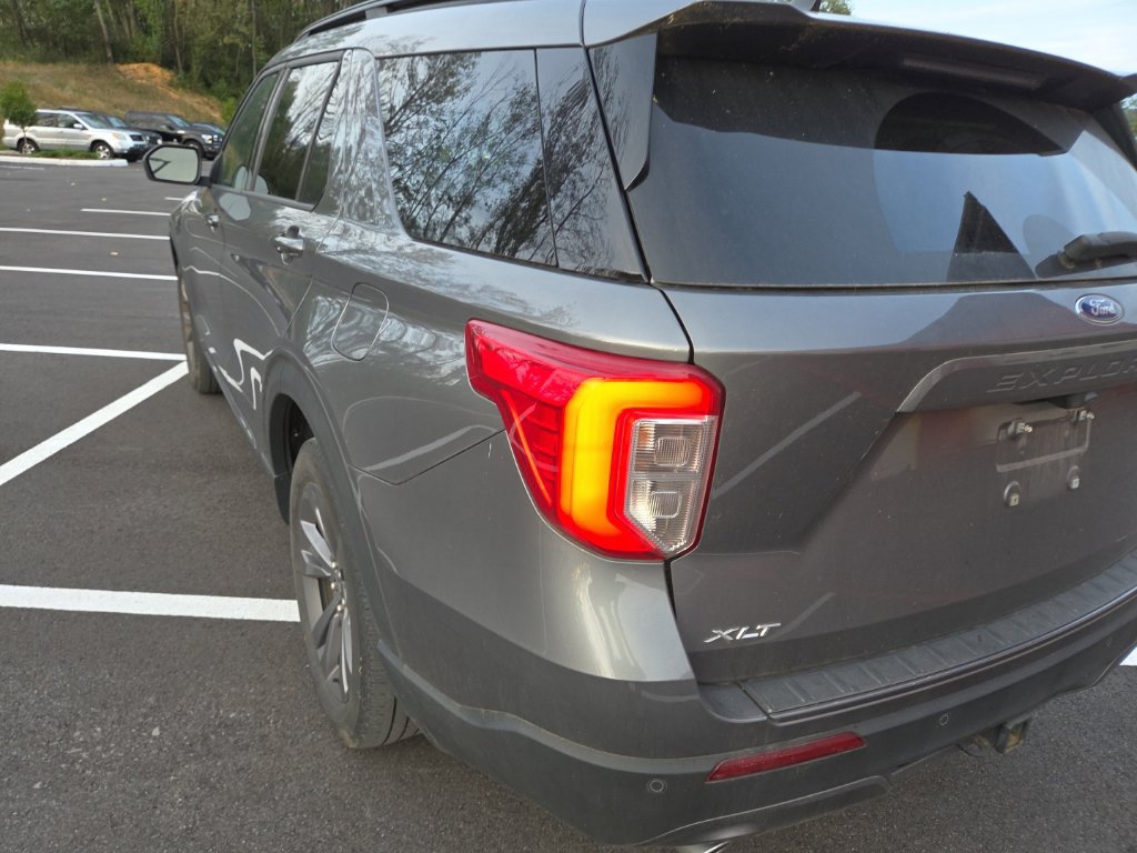 Used 2023 Ford Explorer XLT w/ Equipment Group 202A AWD/4WD image 15