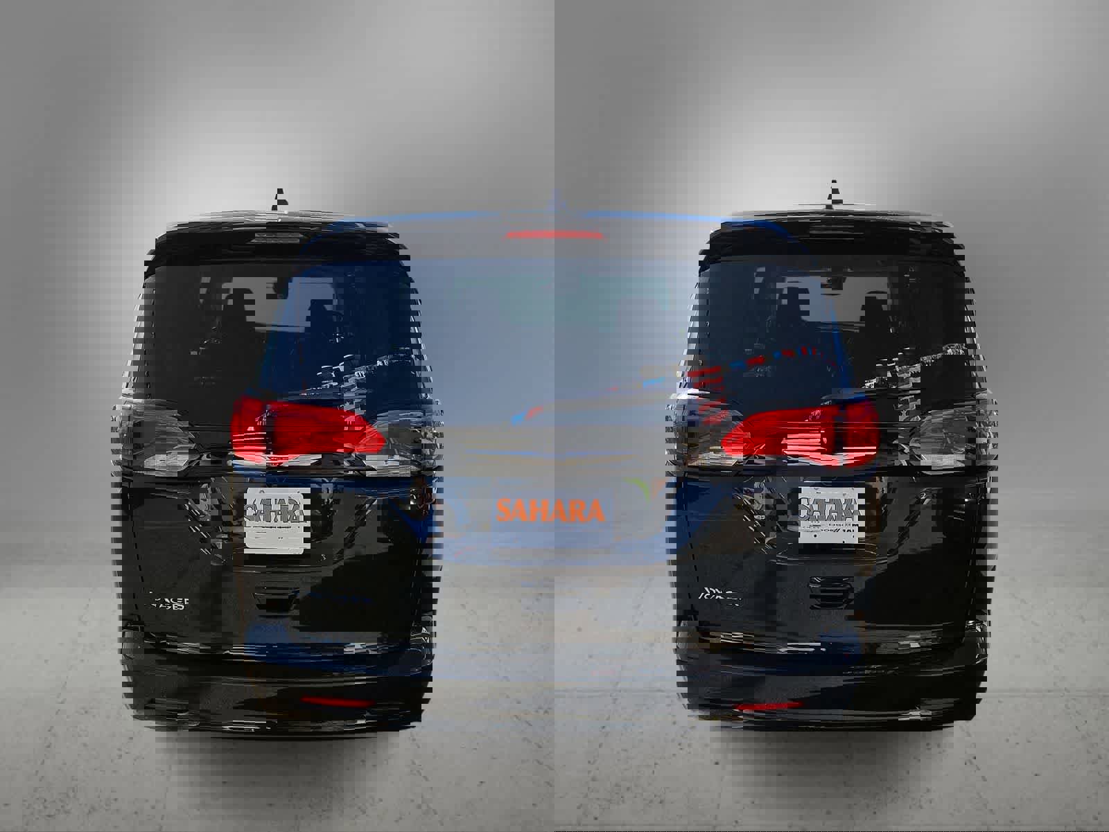 Certified 2023 Chrysler Voyager LX image 8