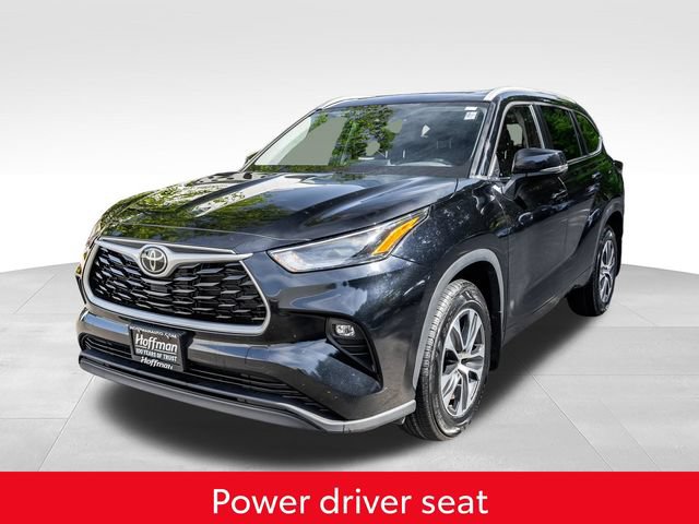 Used 2023 Toyota Highlander XLE AWD/4WD image 13