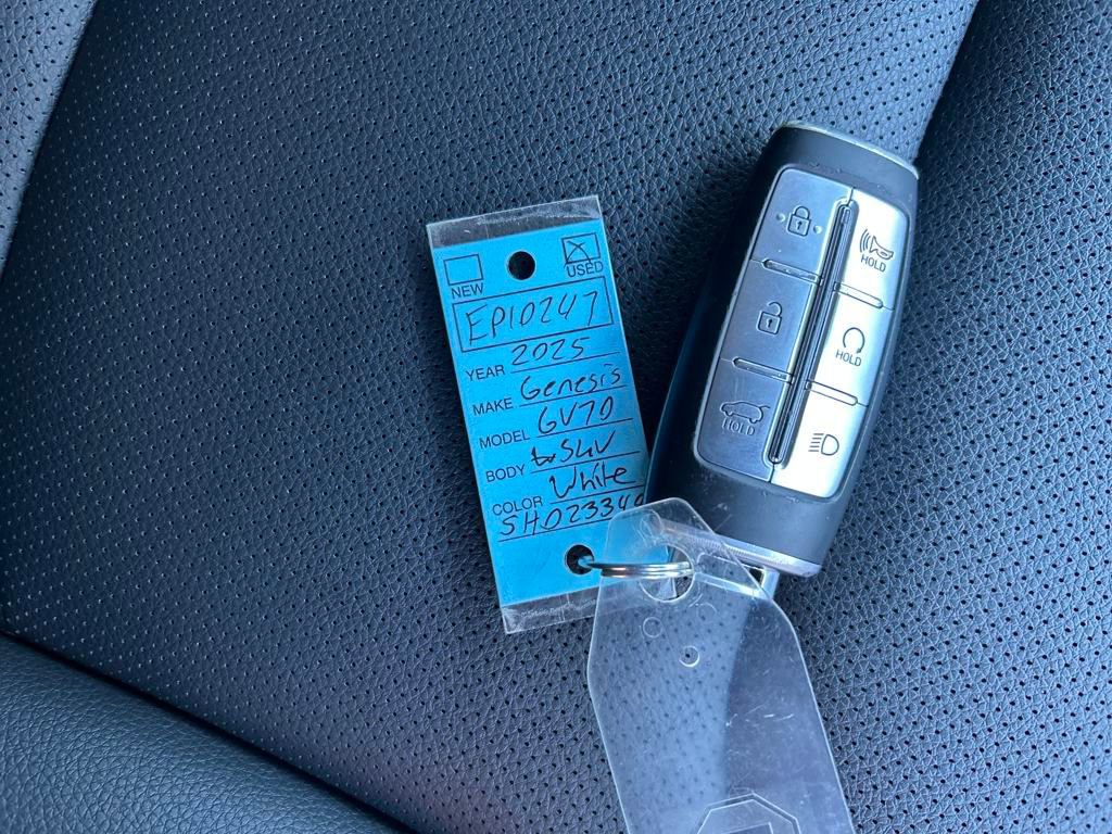 Used 2025 Genesis GV70 2.5T image 29