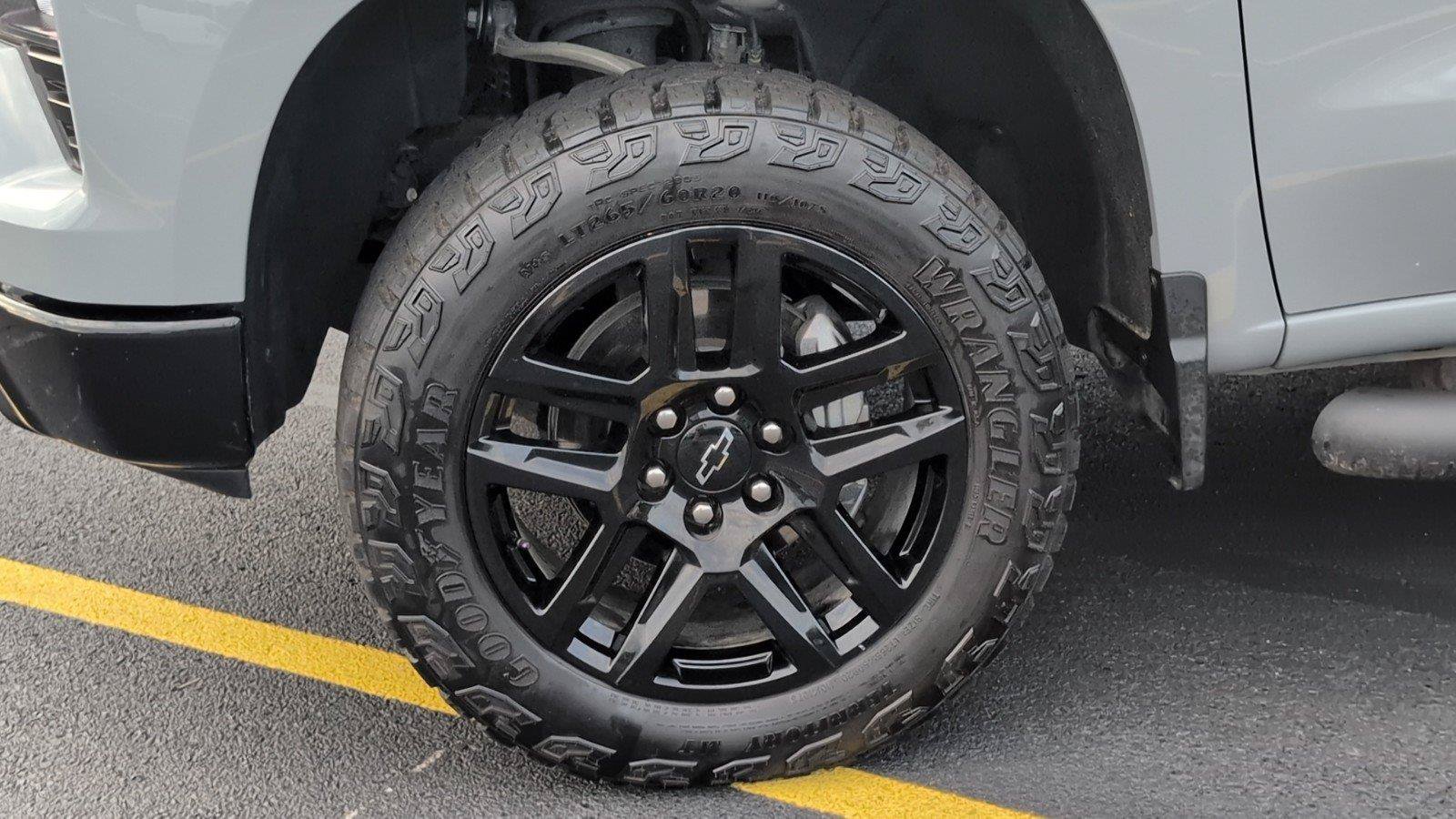 Used 2025 Chevrolet Silverado 1500 Custom Trail Boss AWD/4WD image 11