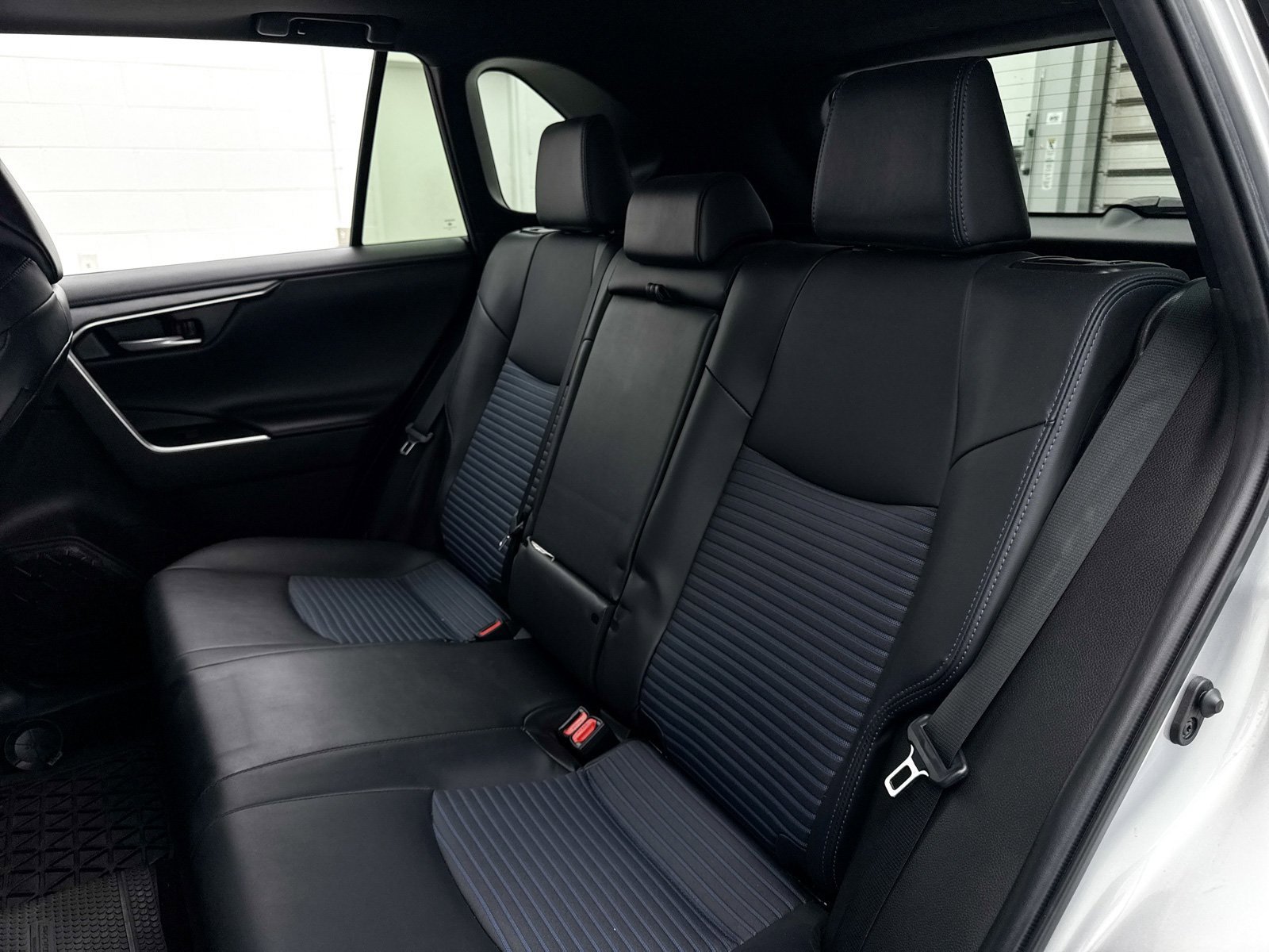 Used 2023 Toyota RAV4 XSE image 31