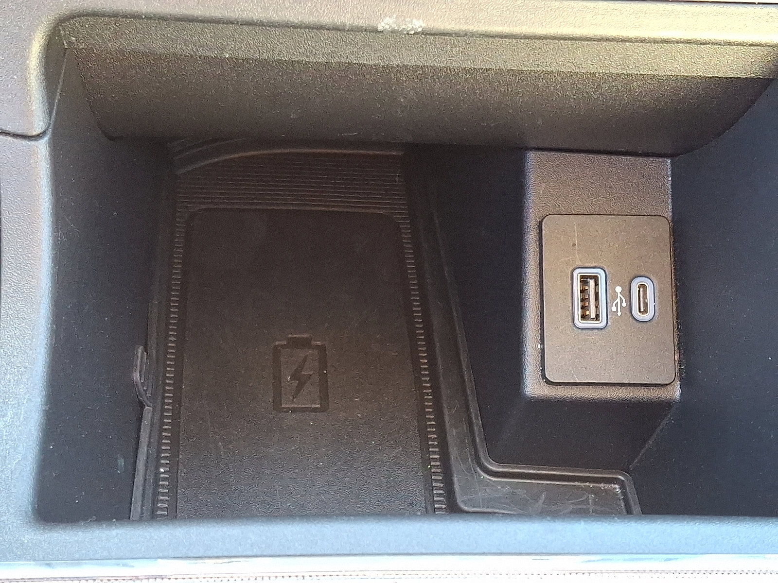 Used 2022 Ford Edge SEL w/ Convenience Package image 25