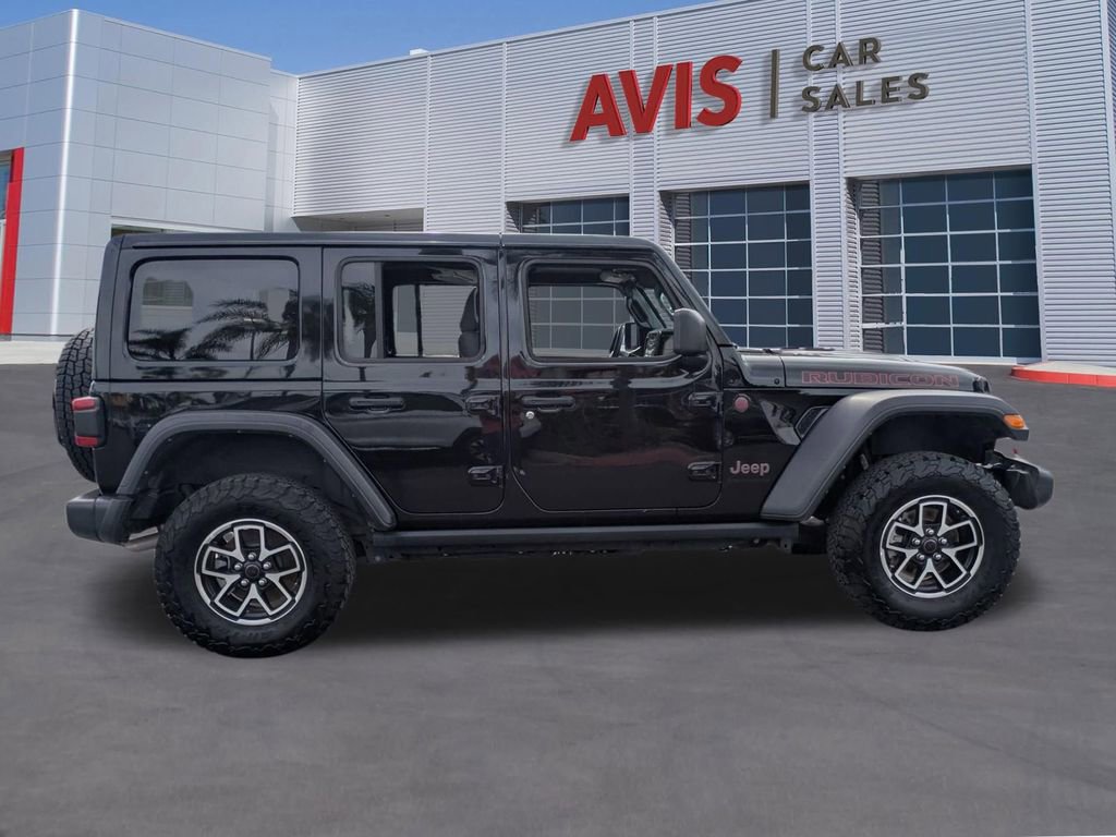 Used 2025 Jeep Wrangler Unlimited Rubicon w/ Convenience Group AWD/4WD image 5