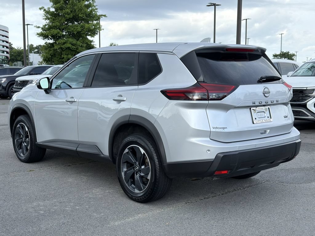 Used 2024 Nissan Rogue SV FWD image 3