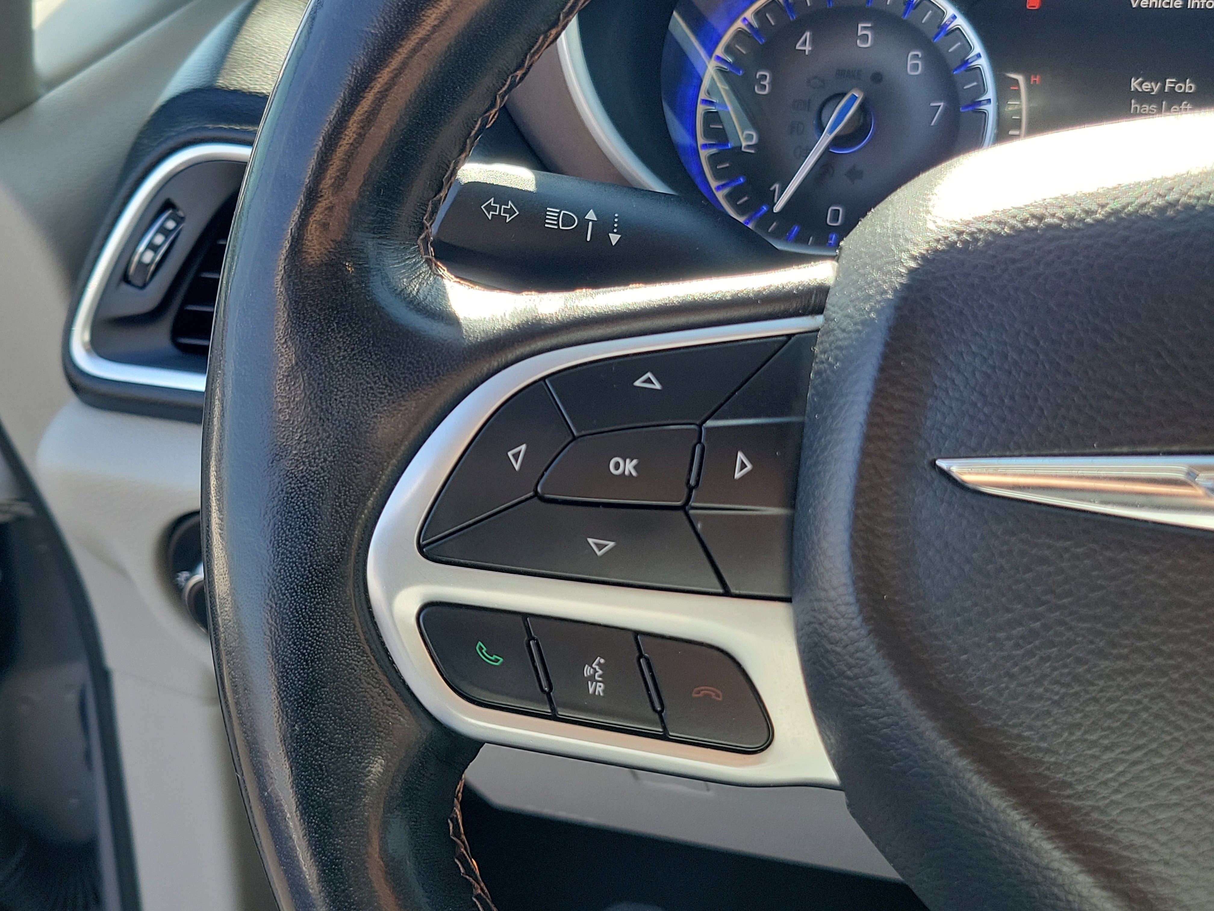 Used 2019 Chrysler Pacifica Touring-L Plus w/ Tire & Wheel Group image 19