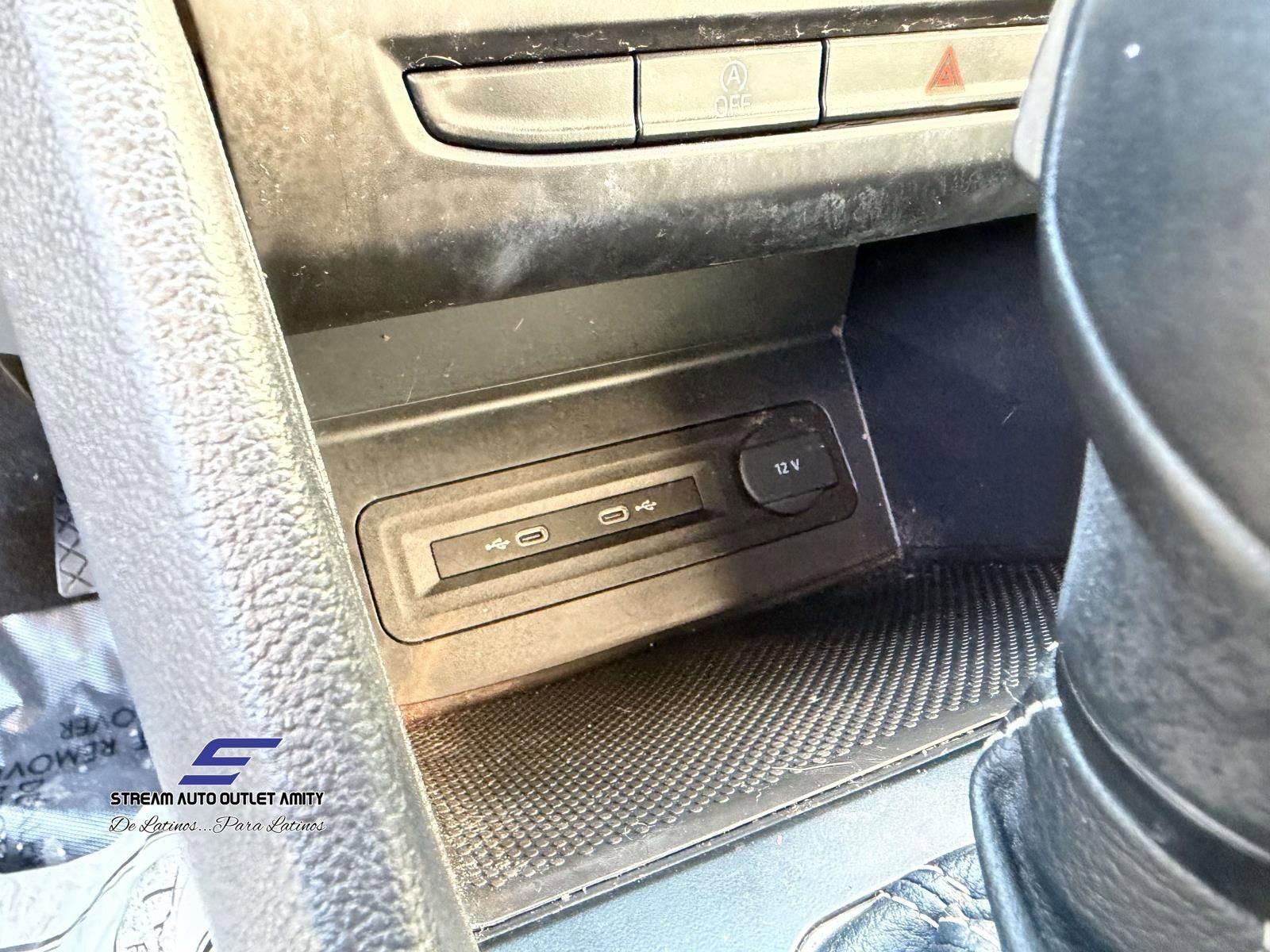 Used 2022 Volkswagen Atlas Cross Sport SE image 37