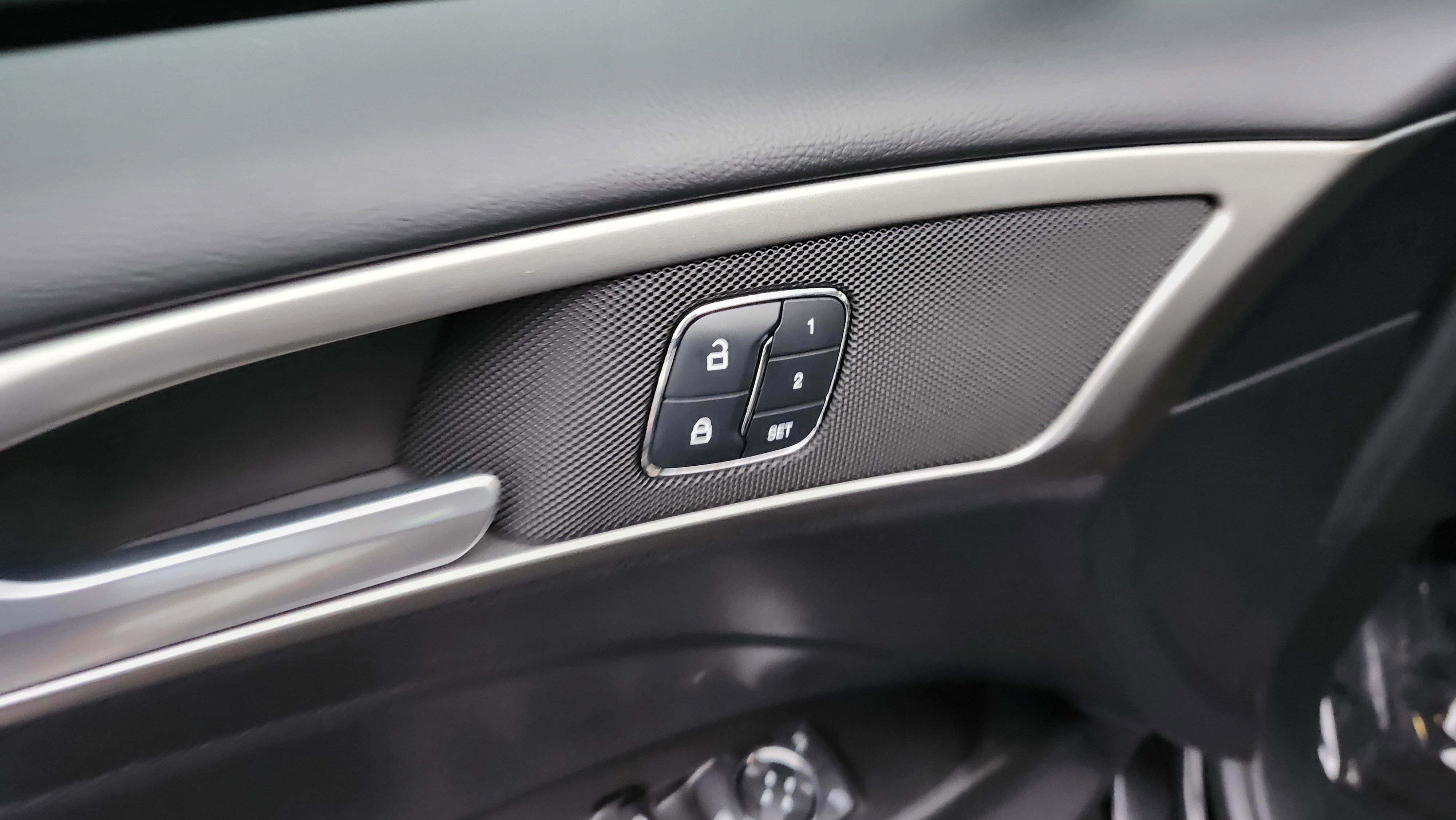 Used 2018 Ford Fusion Energi SE image 26