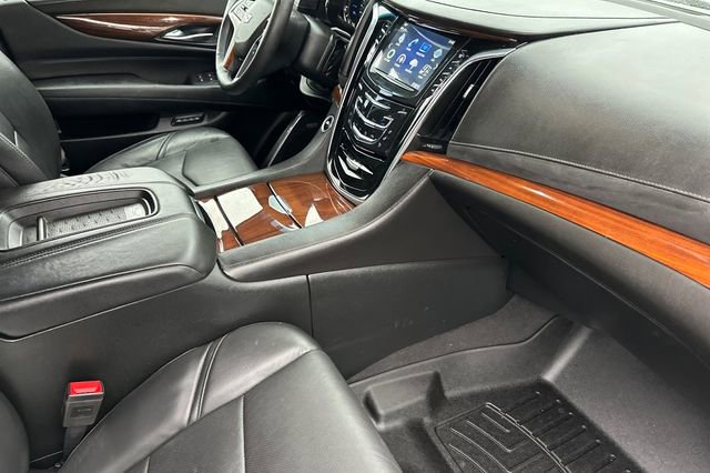 Used 2017 Cadillac Escalade Premium Luxury image 16