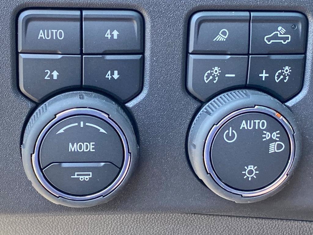 New 2025 Chevrolet Silverado 1500 LT w/ Z71 Off-Road Package AWD/4WD image 16