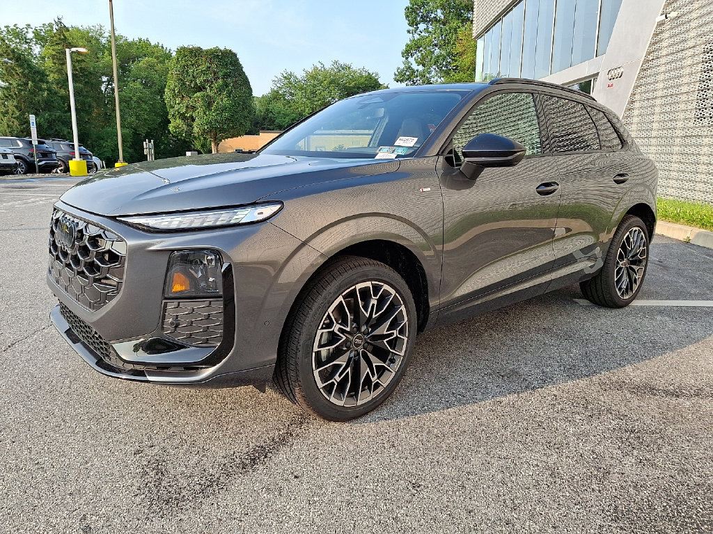 New 2026 Audi Q3 quattro 2.0T AWD/4WD image 2