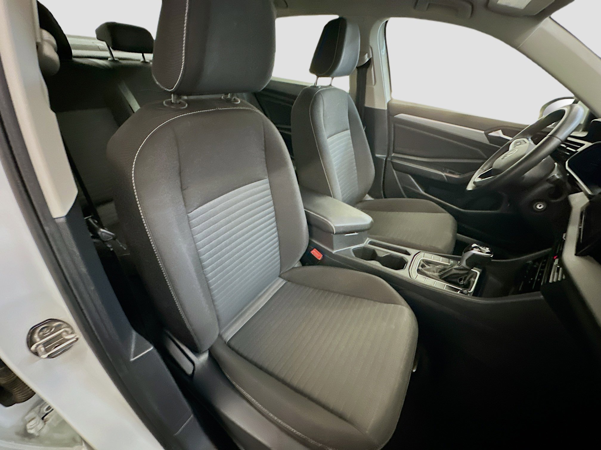 Used 2025 Volkswagen Jetta S image 31