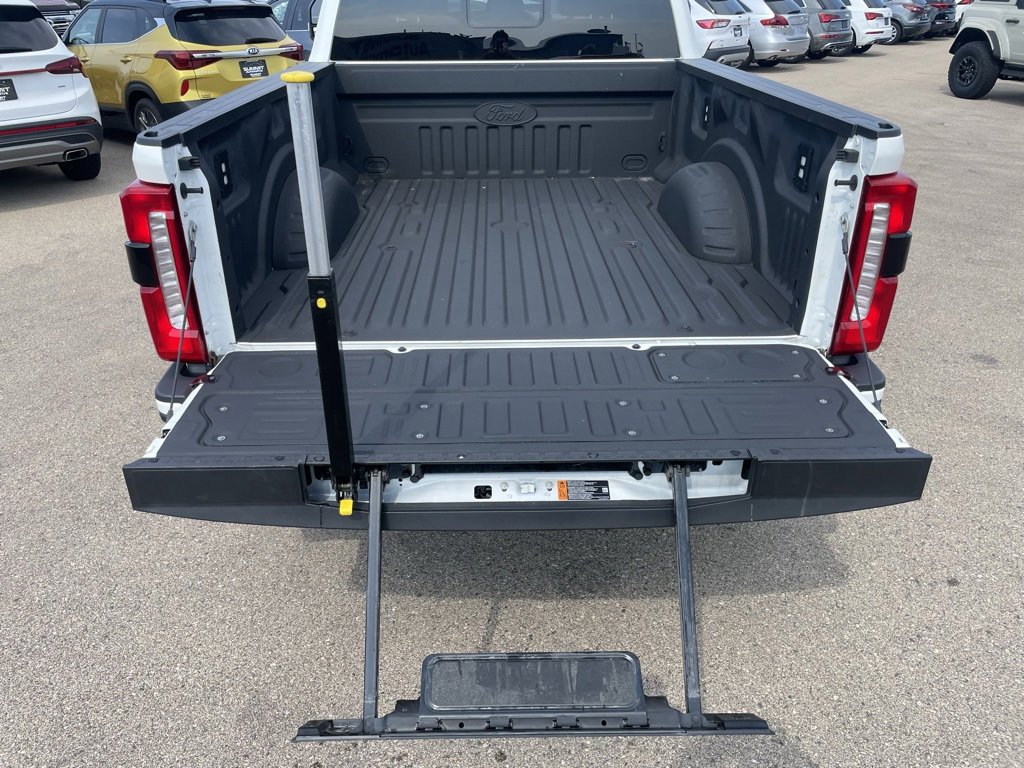 Used 2024 Ford F250 Lariat w/ Lariat Ultimate Package image 34