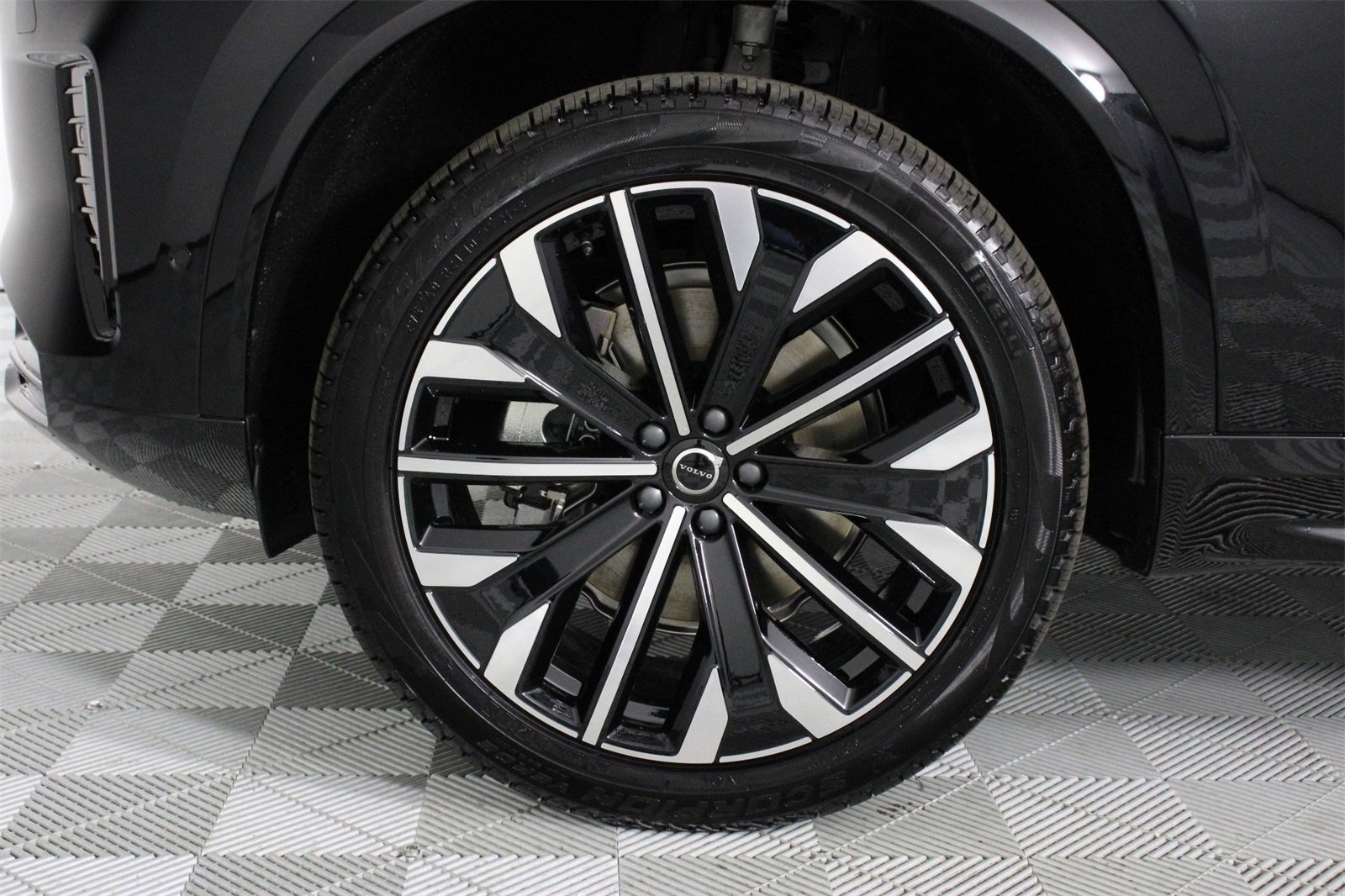 New 2026 Volvo XC90 B6 Ultra image 13