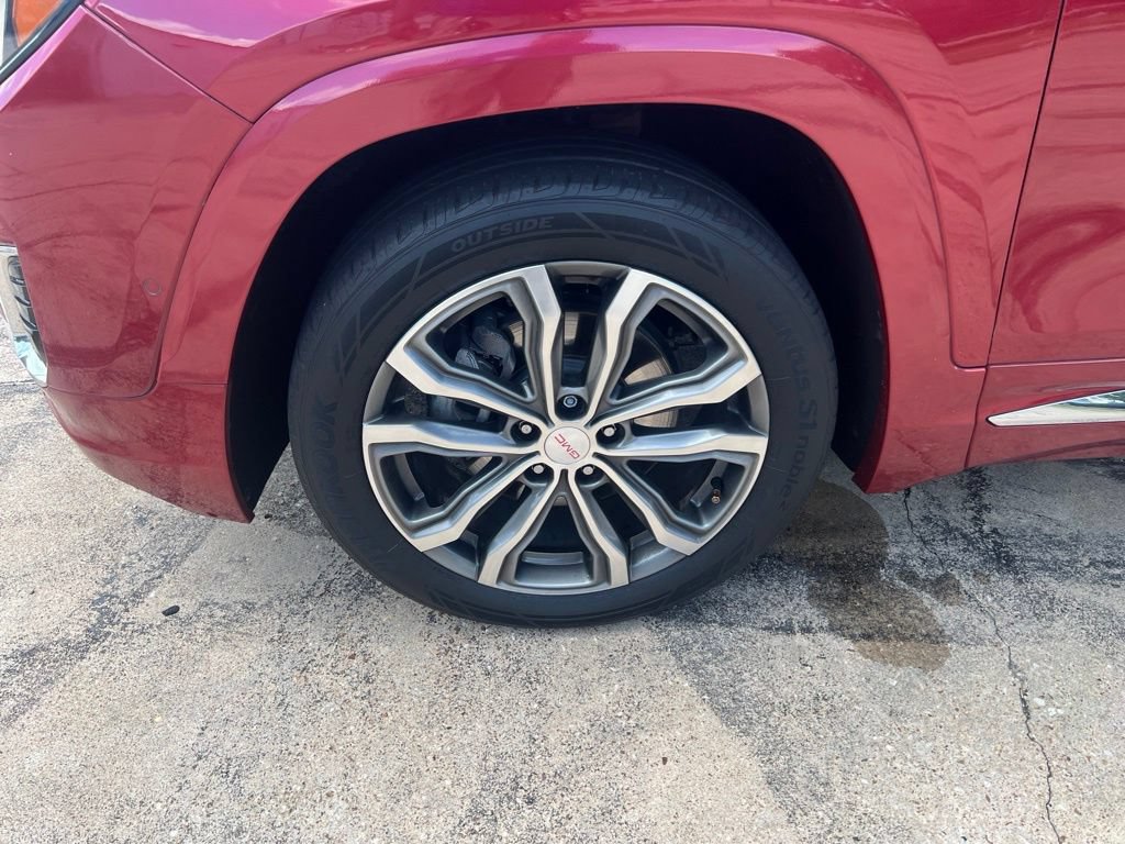 Used 2020 GMC Terrain Denali w/ Denali Premium Package FWD image 2