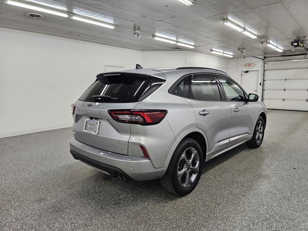 Used 2023 Ford Escape ST-Line Select w/ Tech Pack #2 AWD/4WD image 4