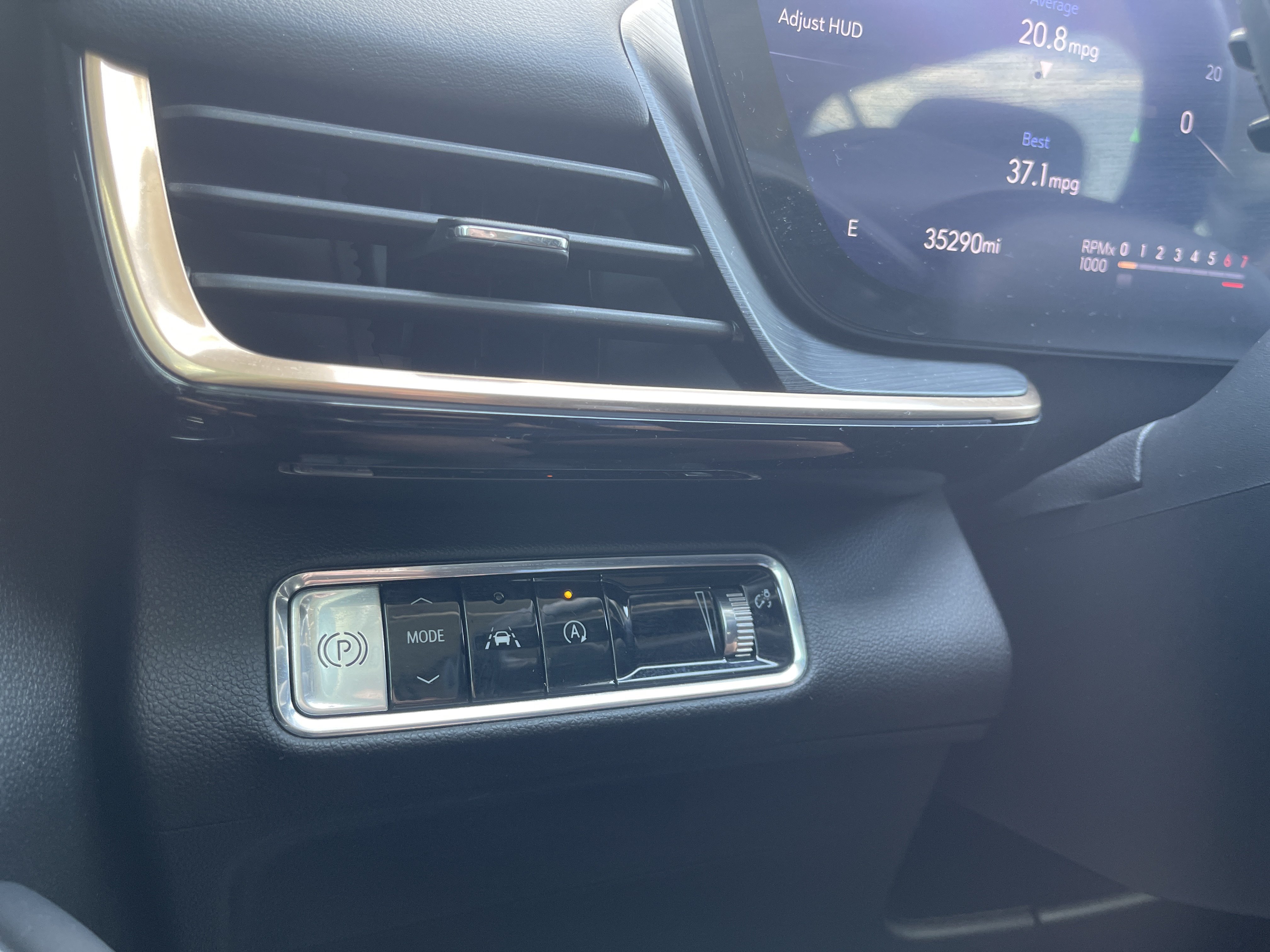 Used 2024 Buick Envision Avenir AWD/4WD image 22