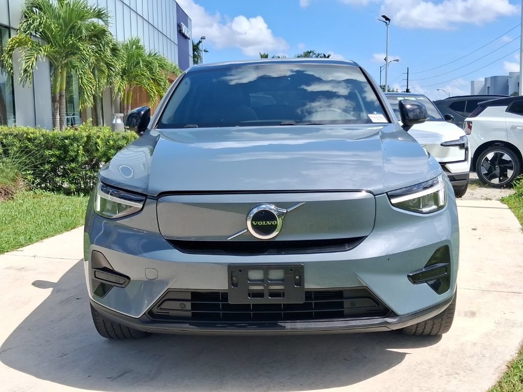 Used 2023 Volvo C40 Recharge Core AWD/4WD image 2