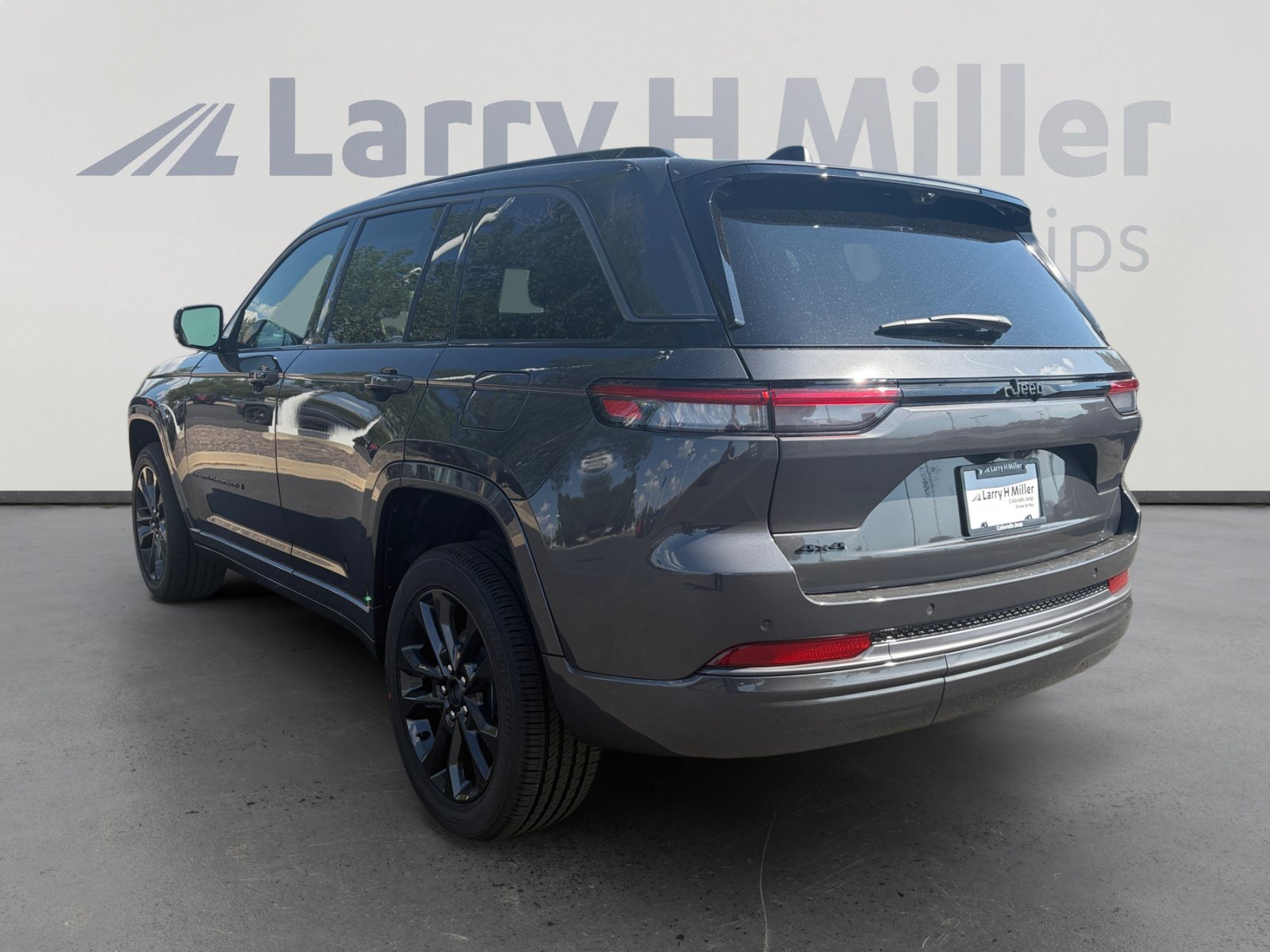 New 2026 Jeep Grand Cherokee Limited AWD/4WD image 3