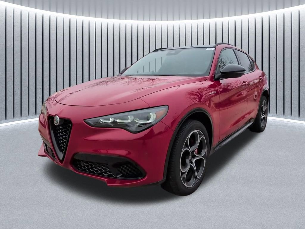 Used 2024 Alfa Romeo Stelvio Veloce AWD/4WD image 15