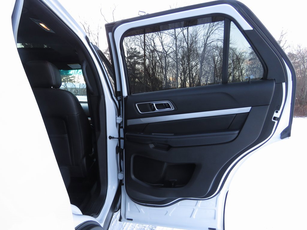 Used 2017 Ford Explorer XLT w/ Equipment Group 202A image 15