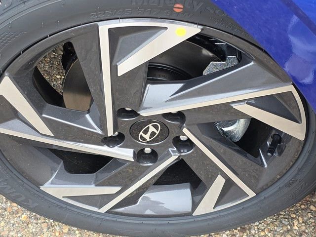 Certified 2025 Hyundai Elantra Sport image 20