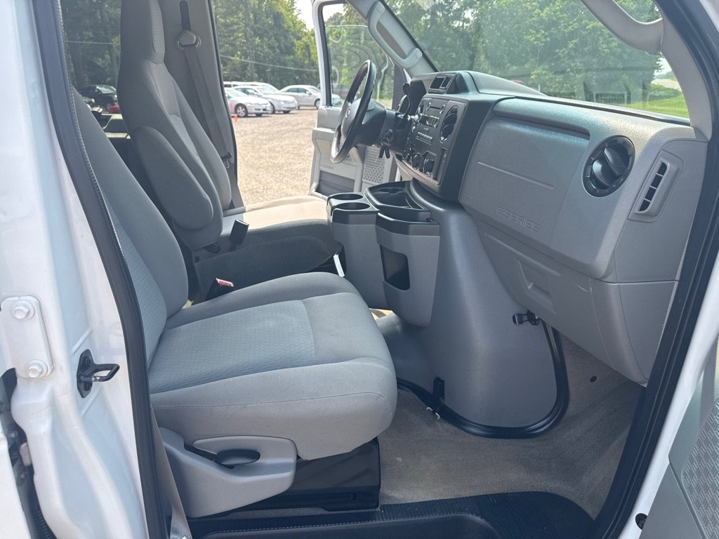 Used 2013 Ford E-350 and Econoline 350 XLT RWD image 26