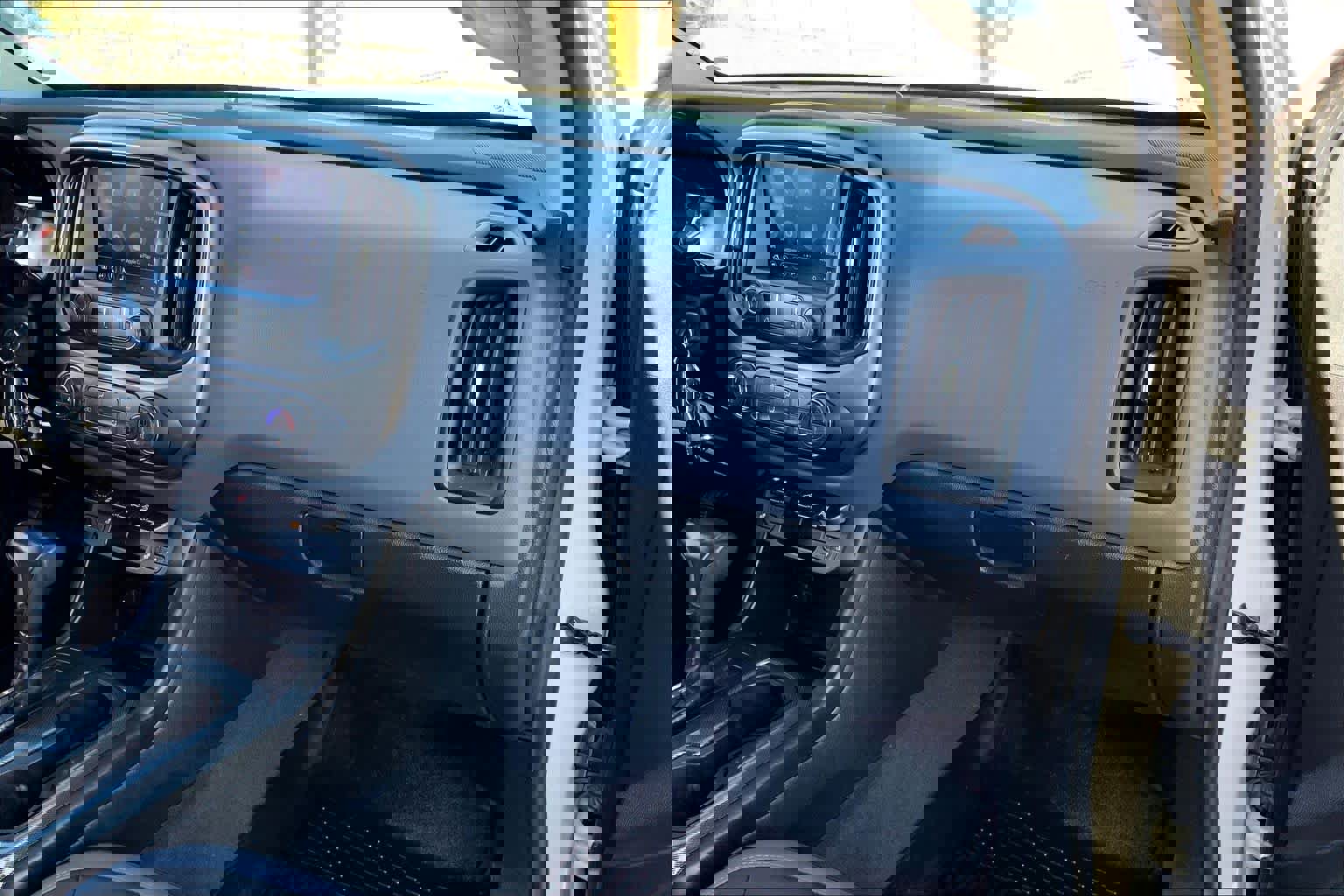 Used 2021 Chevrolet Colorado Z71 image 17